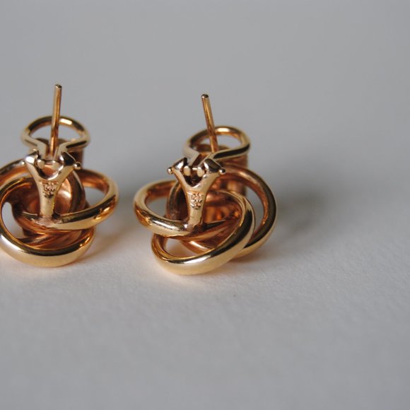 Vintage 14K Gold Knot Earrings - Picture 4 of 4